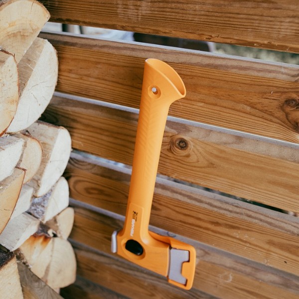 Фото - Топор Fiskars Х13 + точило (1075437)